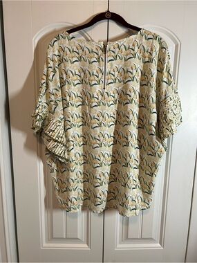 easel Cream Floral Ruffle-Sleeve Blouse